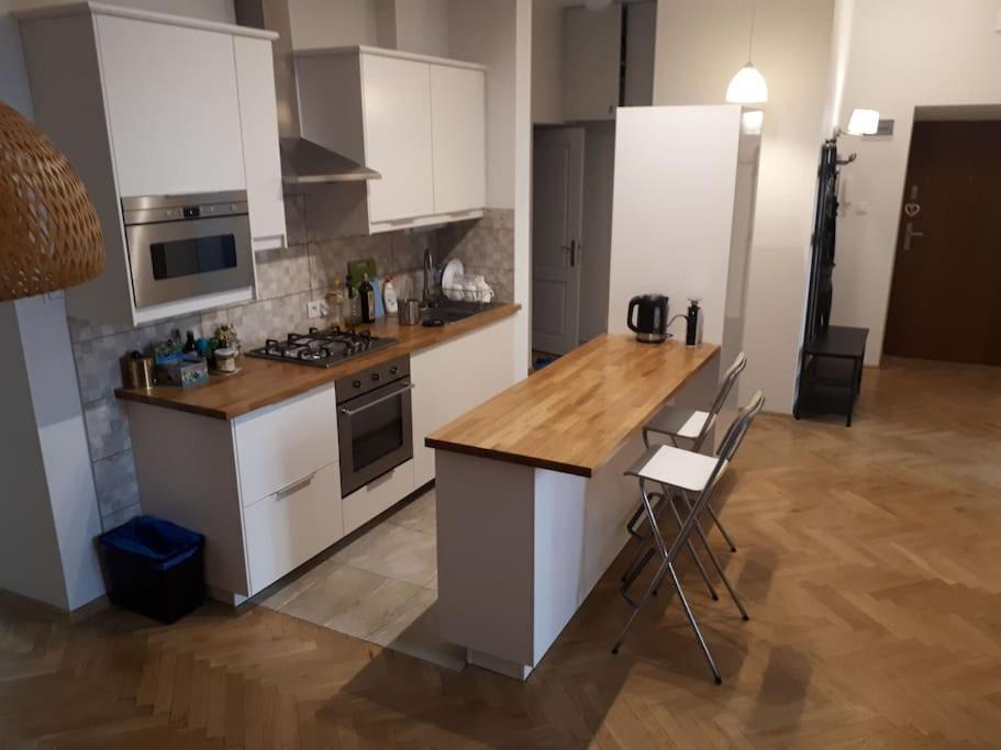 Leilighet Centrally Located With 4 Bedrooms Garbarska Krasków